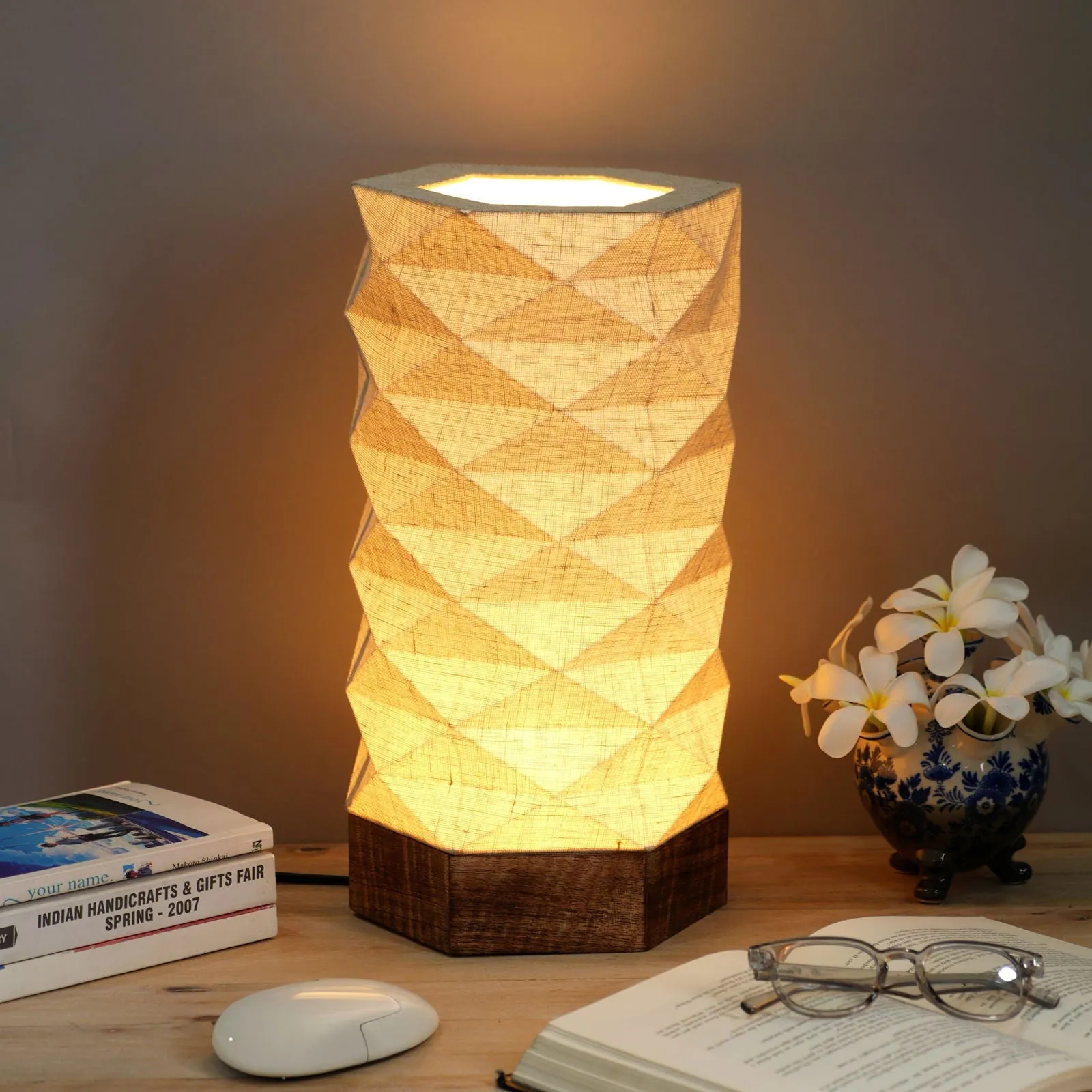 LumiHexa table lamp